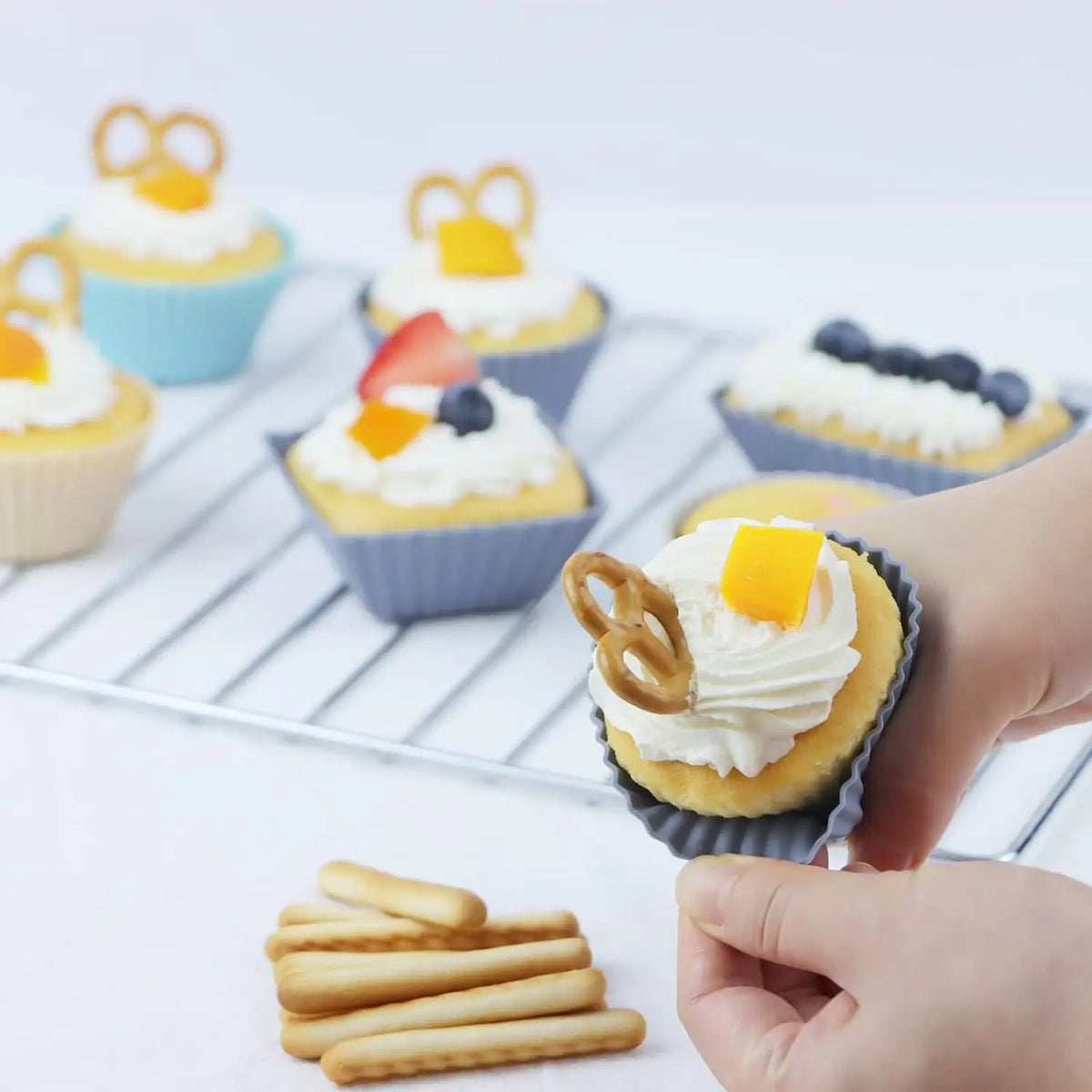 Silicone Muffin and Cupcake Moulds, 12 Pack