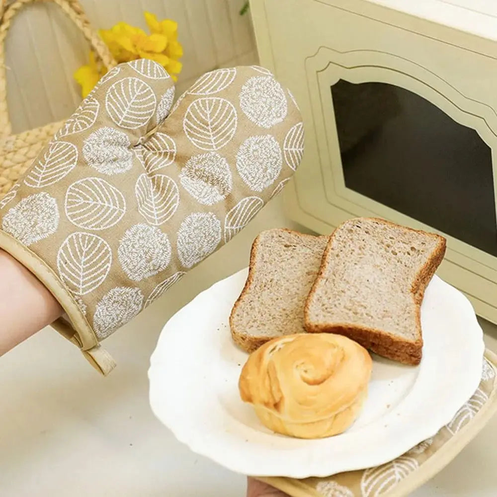 Padded Microwave Gloves, Kitchen Mitts for Dishes and Trays, 26 x 13 cm