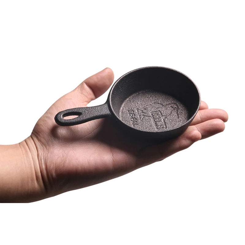 8.5 cm Cast Iron Mini Egg Frying Pan for Gas and Induction Hobs
