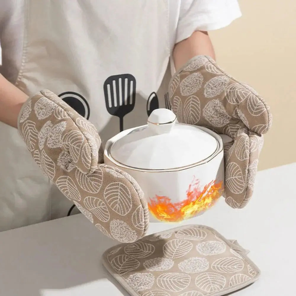 Padded Microwave Gloves, Kitchen Mitts for Dishes and Trays, 26 x 13 cm